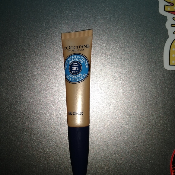 L'Occitane Nail & Cuticle Oil - Picture 2 of 6